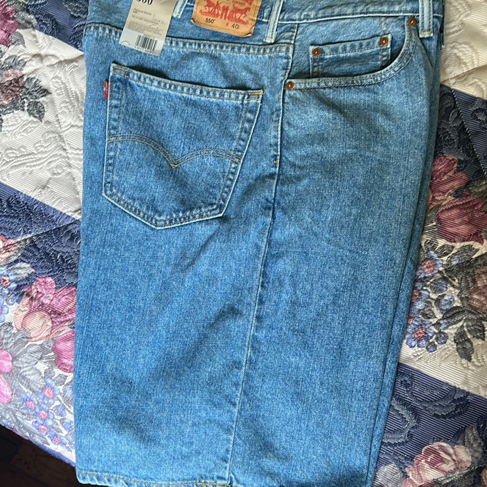 Levi’s Men’s 550 Relaxed Fit Jean Shorts NWT